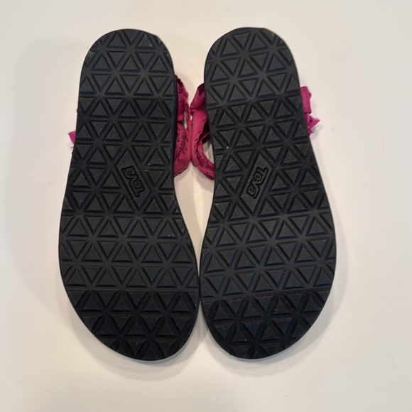 TEVA midform Size 7, Black and Fuscia - Picture 3 of 3